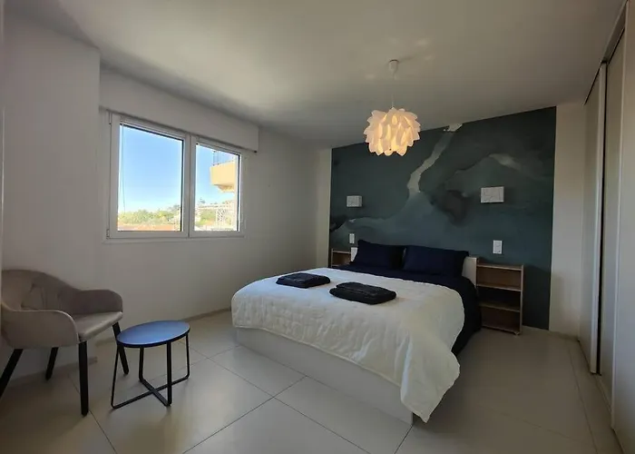 Cannes Vue Mer T2 61M²+ Parking